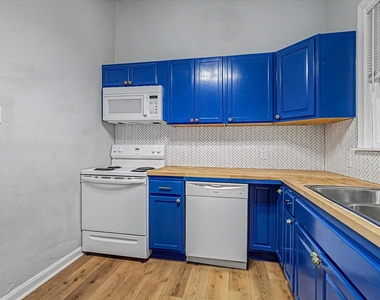 1827 Avenue O - Photo Thumbnail 10