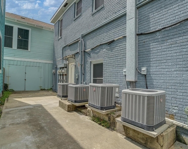 1827 Avenue O - Photo Thumbnail 18