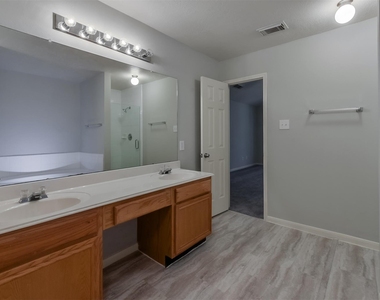 28806 Ashbrook Lane - Photo Thumbnail 13