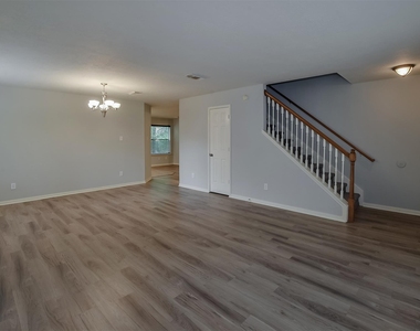 28806 Ashbrook Lane - Photo Thumbnail 2