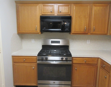 28806 Ashbrook Lane - Photo Thumbnail 10