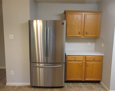 28806 Ashbrook Lane - Photo Thumbnail 11