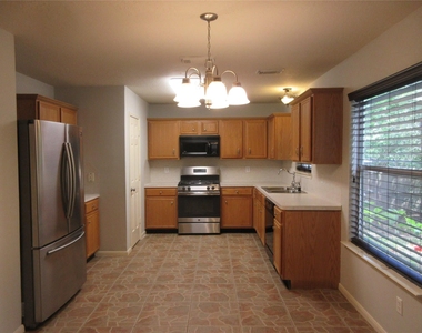 28806 Ashbrook Lane - Photo Thumbnail 8