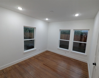2316 Gentry Street - Photo Thumbnail 7