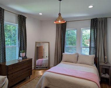 2316 Gentry Street - Photo Thumbnail 8