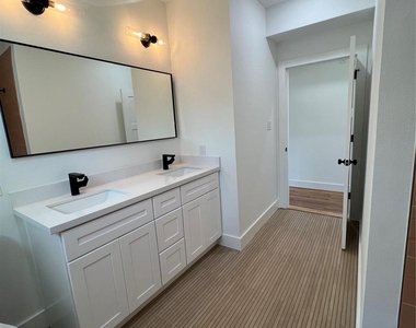 2316 Gentry Street - Photo Thumbnail 9