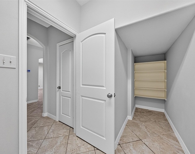 11430 Overland Trail Drive - Photo Thumbnail 7