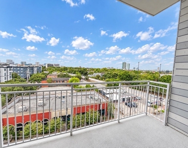 3120 Smith Street - Photo Thumbnail 3