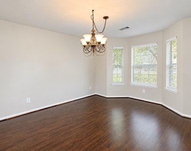 3111 Stratford Bend Drive - Photo Thumbnail 4