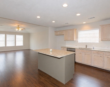 3111 Stratford Bend Drive - Photo Thumbnail 2