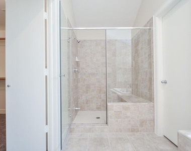 924 E 39th Street - Photo Thumbnail 20
