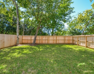 924 E 39th Street - Photo Thumbnail 29