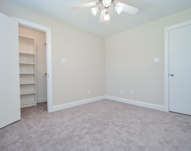 924 E 39th Street - Photo Thumbnail 25