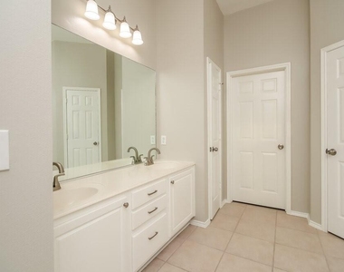 11003 Sentry Court - Photo Thumbnail 13