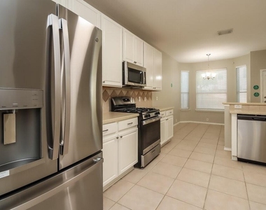 11003 Sentry Court - Photo Thumbnail 6