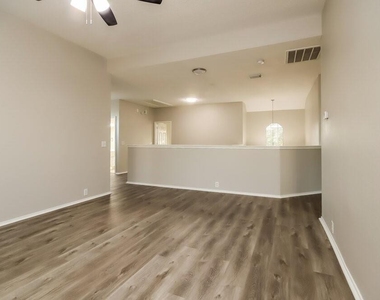 11003 Sentry Court - Photo Thumbnail 8