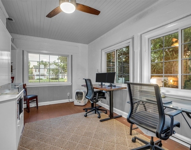 4304 Roseneath Drive - Photo Thumbnail 18