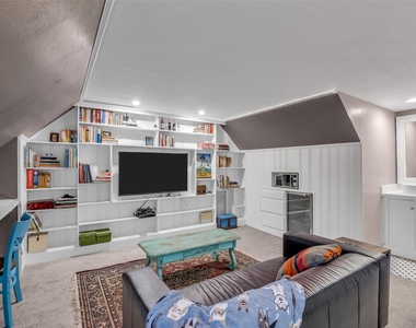 4304 Roseneath Drive - Photo Thumbnail 26