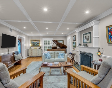 4304 Roseneath Drive - Photo Thumbnail 8