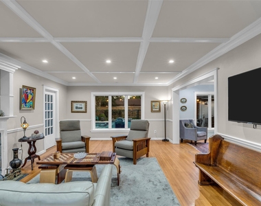 4304 Roseneath Drive - Photo Thumbnail 9
