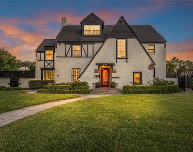 4304 Roseneath Drive - Photo Thumbnail 2