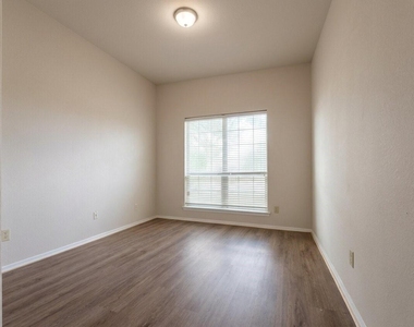 6015 Ida Rose Court - Photo Thumbnail 23