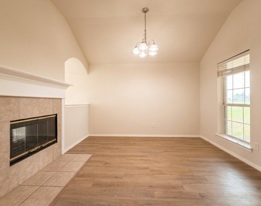 6015 Ida Rose Court - Photo Thumbnail 7