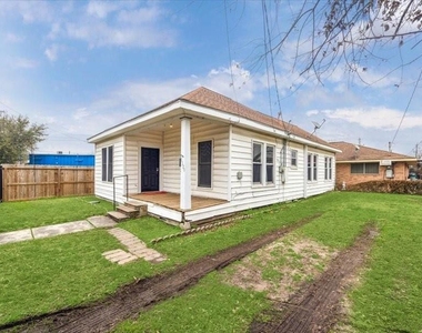 4320 Watson Street - Photo Thumbnail 2