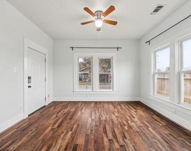 4320 Watson Street - Photo Thumbnail 6