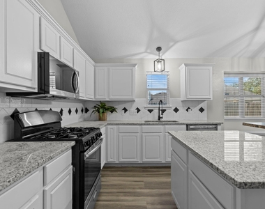 9606 Babbling Spring Court - Photo Thumbnail 15