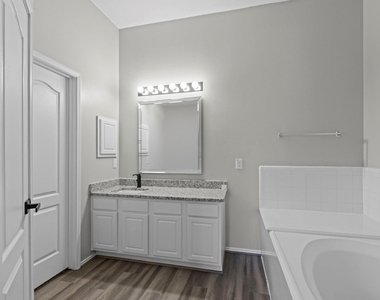 9606 Babbling Spring Court - Photo Thumbnail 28
