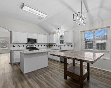 9606 Babbling Spring Court - Photo Thumbnail 11