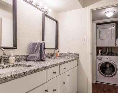 7950 N Stadium Drive - Photo Thumbnail 9