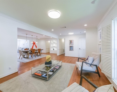 2415 Stoney Brook Drive - Photo Thumbnail 4