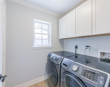 2415 Stoney Brook Drive - Photo Thumbnail 14
