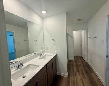 2631 Afton Heights Way - Photo Thumbnail 7