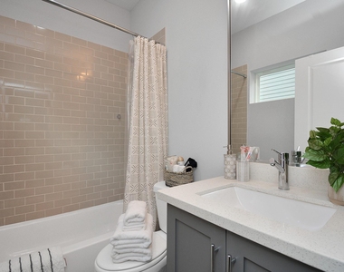 2813 Palm Street - Photo Thumbnail 10