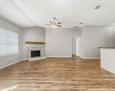 8117 Hennessey Trail - Photo Thumbnail 1