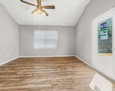 8117 Hennessey Trail - Photo Thumbnail 2