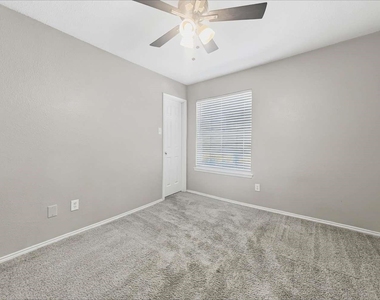 8117 Hennessey Trail - Photo Thumbnail 8