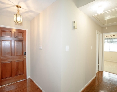 1514 New Cedars Drive - Photo Thumbnail 3