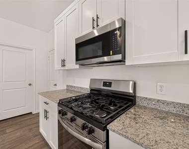 3054 Bloomsbury Terrace Drive - Photo Thumbnail 5