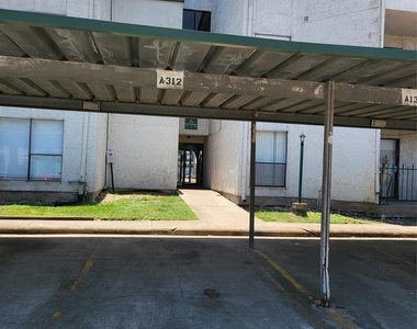 2818 S Bartell Drive - Photo Thumbnail 27