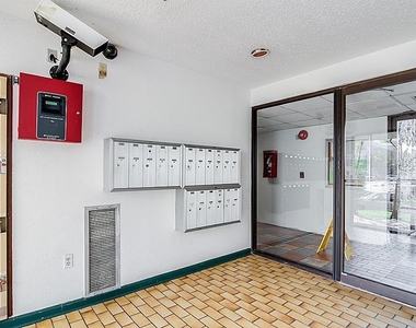 2818 S Bartell Drive - Photo Thumbnail 19