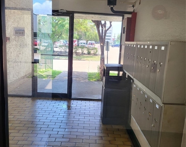 2818 S Bartell Drive - Photo Thumbnail 21