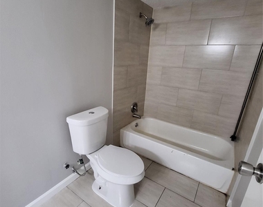 2818 S Bartell Drive - Photo Thumbnail 16