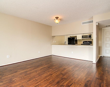 2818 S Bartell Drive - Photo Thumbnail 5