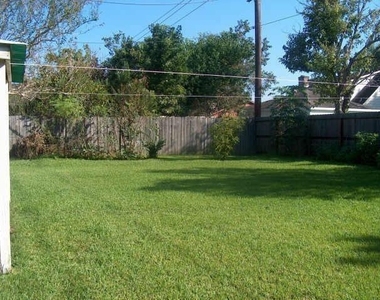 3211 Meadowview Drive - Photo Thumbnail 10