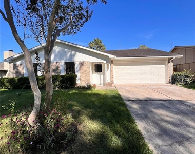 3211 Meadowview Drive - Photo Thumbnail 11