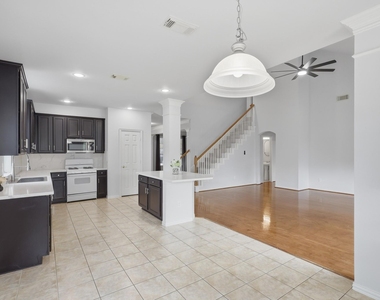 15902 Emerald Briar Lane - Photo Thumbnail 7